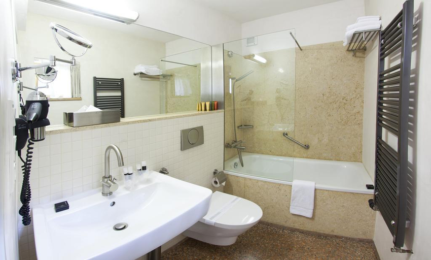 Bathroom 5, Bellevue Hotel Benešov, Benešov