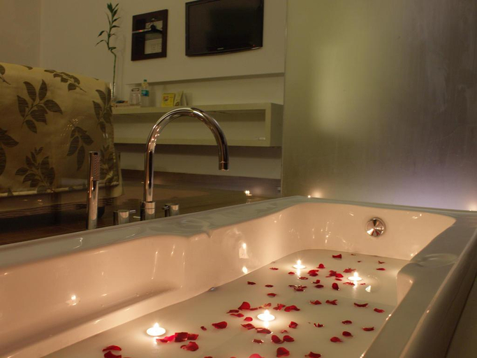 Bathroom 5, Ramee Grand Hotel and Spa, Pune, Pune
