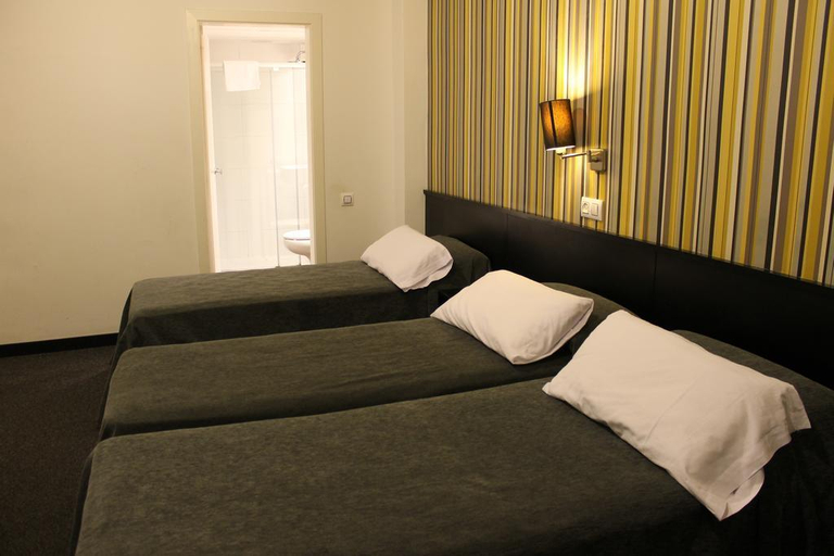 Bedroom 3, Hotel Urquinaona, Barcelona