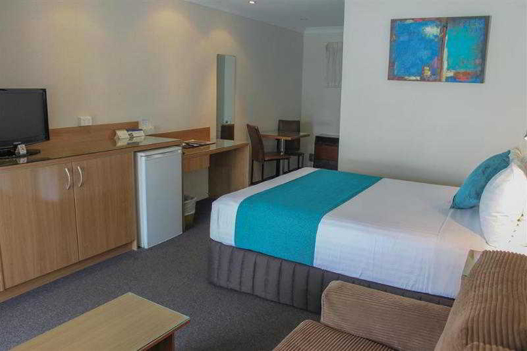 Bedroom 4, Best Western Sunnybank Star Motel, Eight Mile Plains