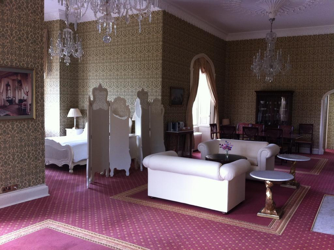 Public Area 2, Donnington Grove Country Club, West Berkshire