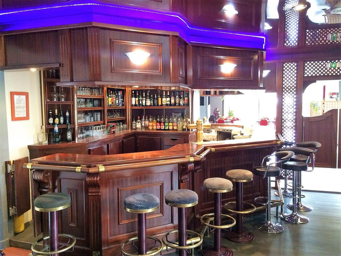 Food & Drinks 5, Kyriad Saint Fargeau Ponthierry Apollonia, Seine-et-Marne