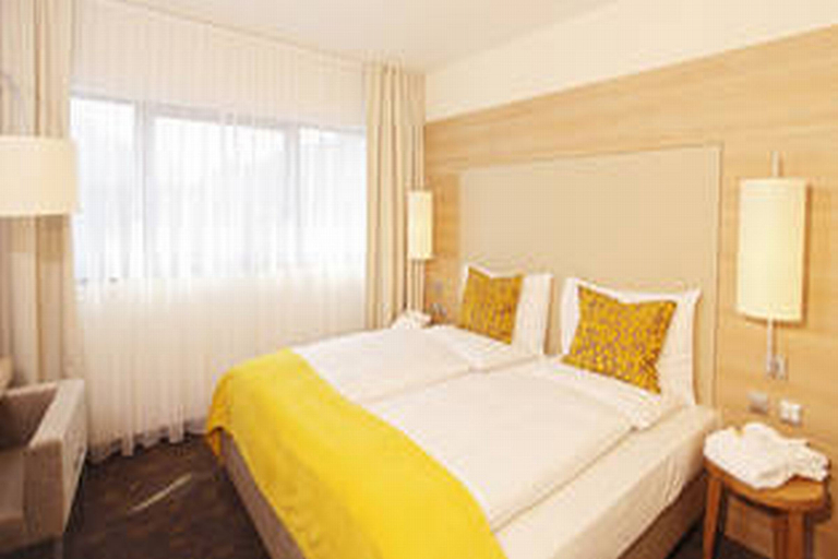 Bedroom 3, H+H Hotel Salzburg, Salzburg