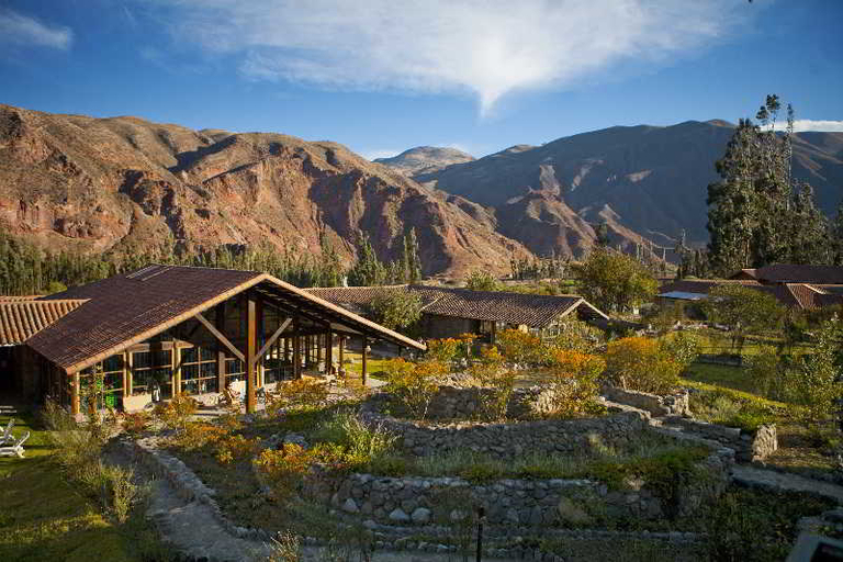 Exterior & Views