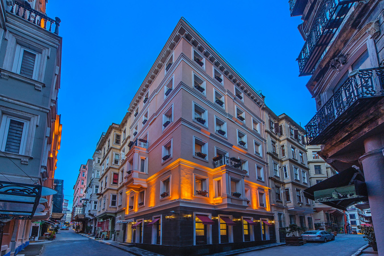Exterior & Views