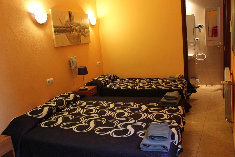 Bedroom 4, Hotel Les Roques, Girona