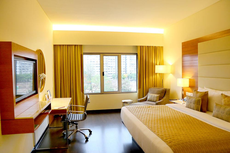 Bedroom 4, The Gateway Hotel Athwalines Surat, Surat