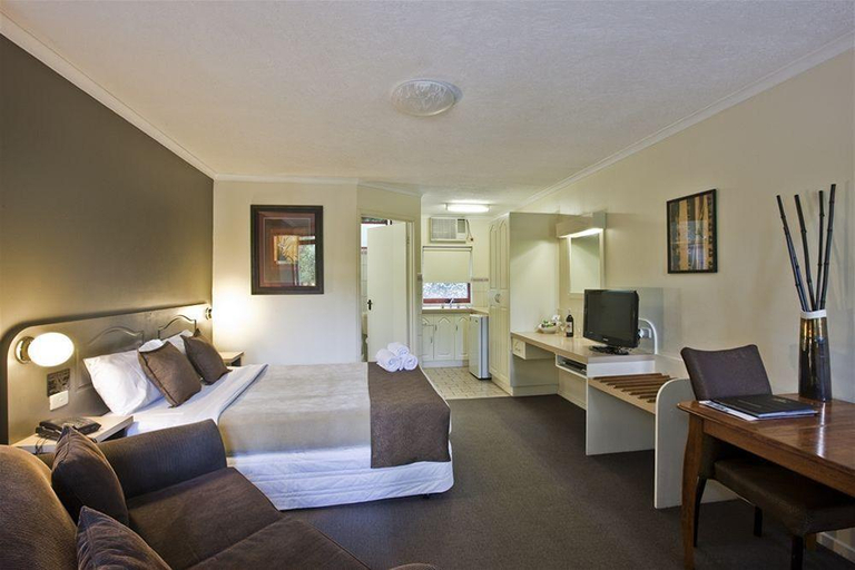 Others 5, Lorne Coachman Inn, Surf Coast - West