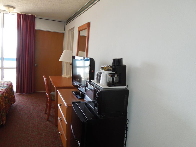 Exterior & Views 2, Seaview Hotel, Virginia Beach