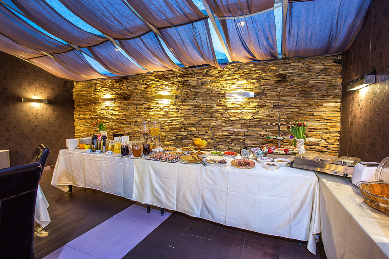 Food & Drinks 5, Art Plaza Hotel, Stolichna