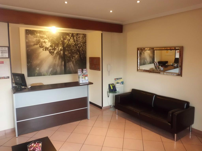 Public Area 2, Hostal Zamora, Madrid
