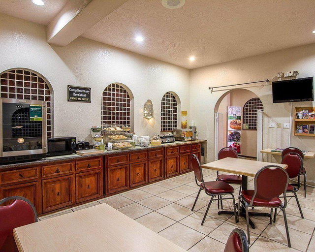 Food & Drinks 5, Lux Verde Hotel, Yavapai