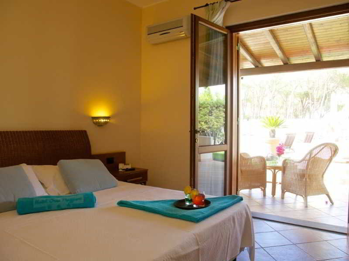 Bedroom 4, Orsa Maggiore Hotel, Messina