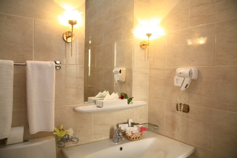 Bathroom, Marlin Inn Azur Resort, Al-Ghurdaqah