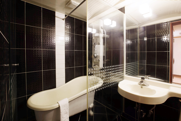 Bathroom, Angel, Busanjin