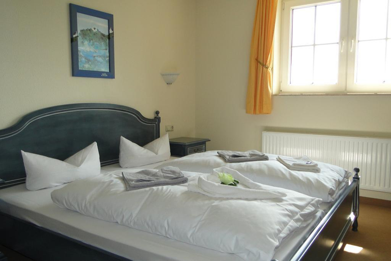 Bedroom 3, Reit & Freizeithotel Friesenhof, Vorpommern-Greifswald