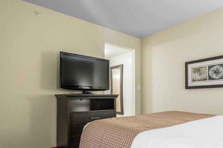 Bedroom 3, Mainstay Suites Winnipeg, Division No. 11