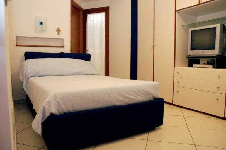 Bedroom 4, Ottaviano Augusto, Rome