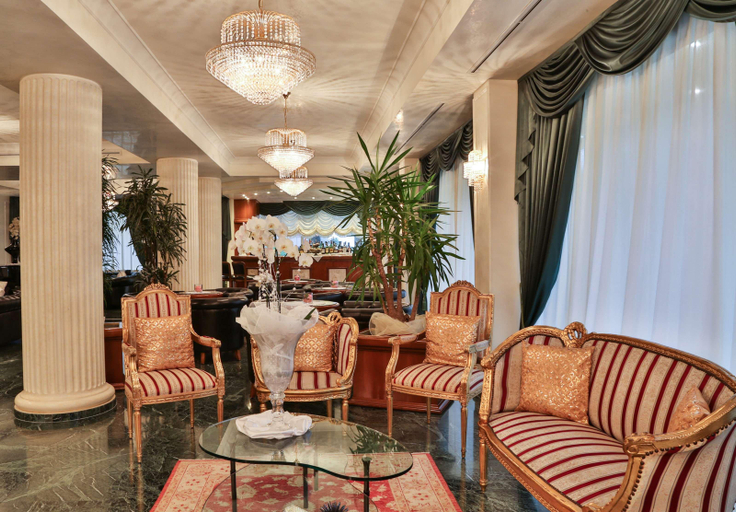 Public Area 2, Hotel Globus, Ravenna
