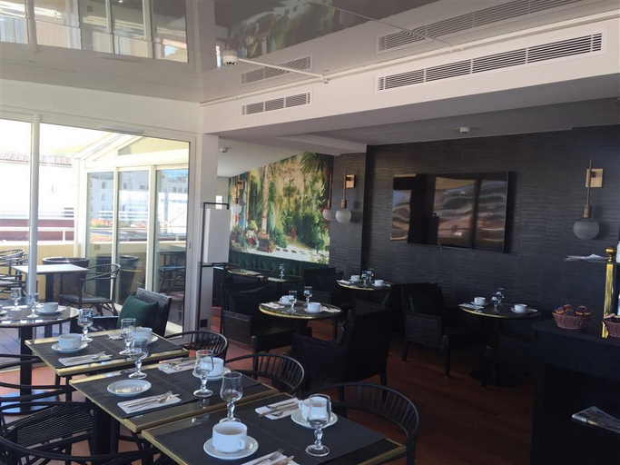 Food & Drinks 5, Hôtel Cannes Centre Univers, Alpes-Maritimes