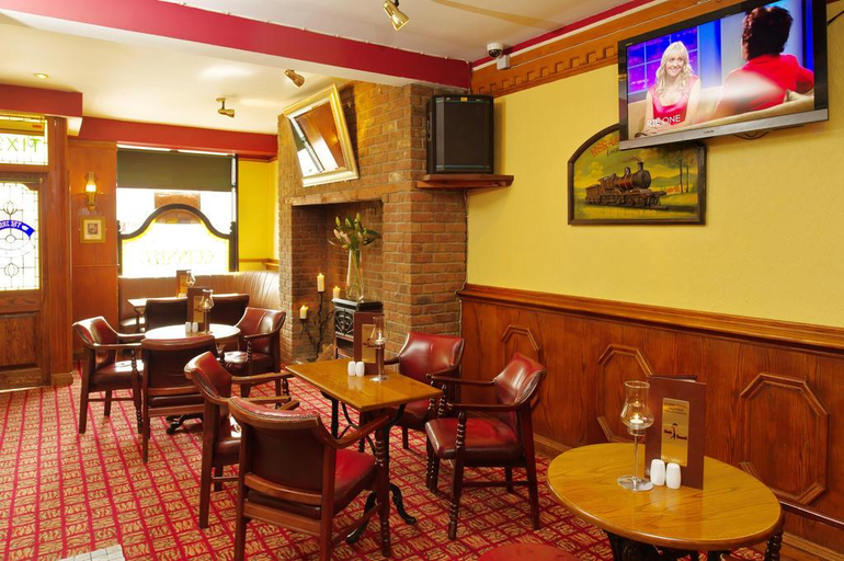 Food & Drinks 3, Shamrock Inn Hotel