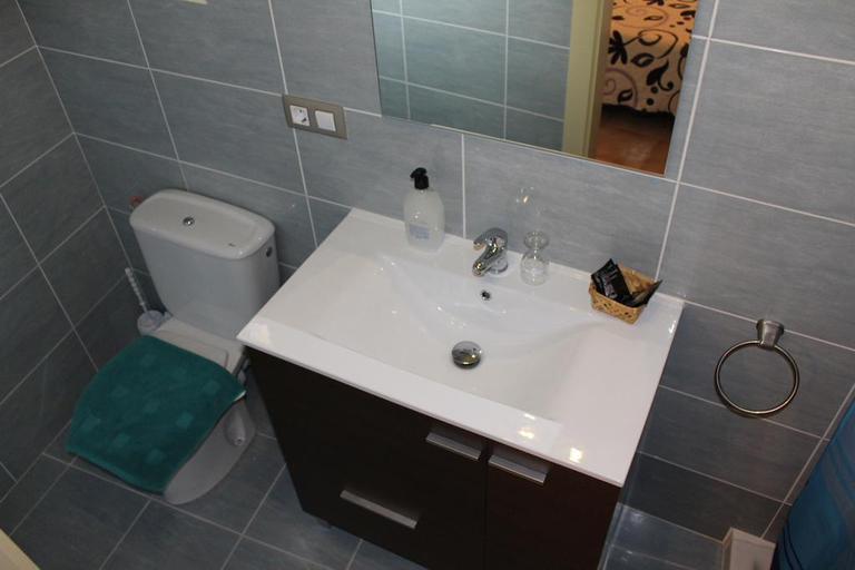Bathroom 5, Hotel Les Roques, Girona