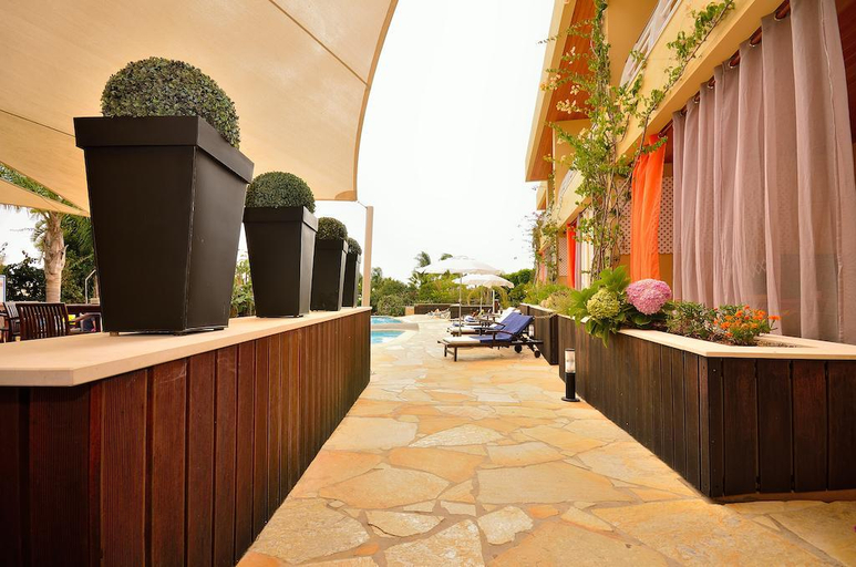 Public Area 4, Vila Luz, Lagos