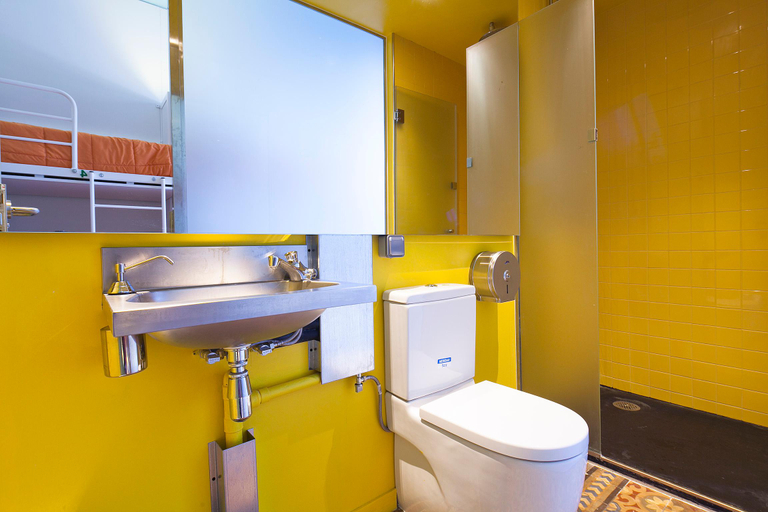 Bathroom, Urbany Bcngo, Barcelona