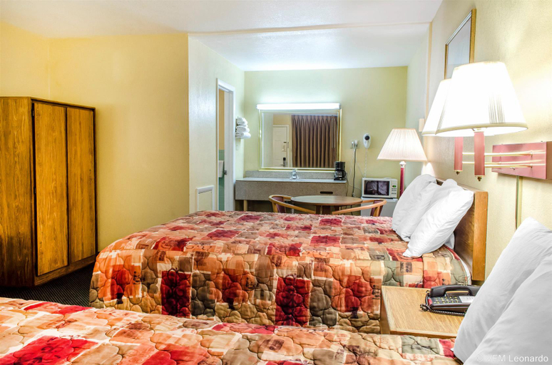 Bedroom 4, Rodeway Inn, Union