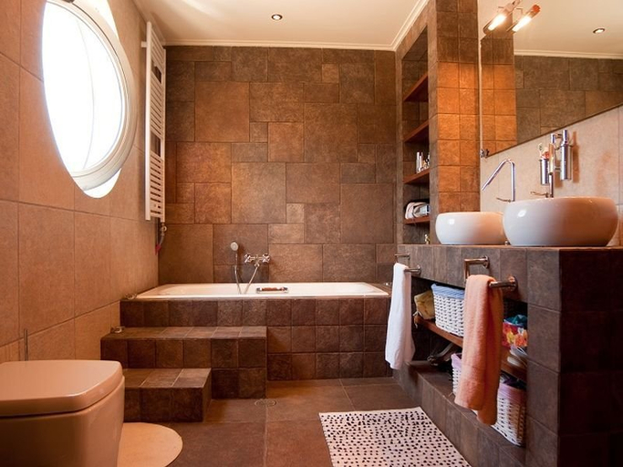 Bathroom 5, Seaview Apartments Petalidi, Peloponnese