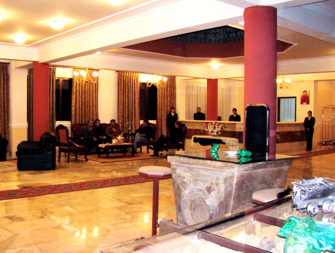 Public Area 3, Coloso Potosi, Tomás Frías