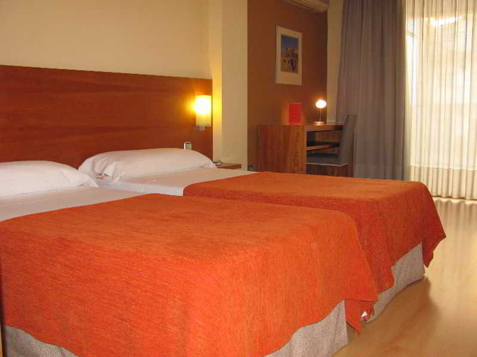 Bedroom 3, Torre Monreal Hotel y Apartamentos, Navarra