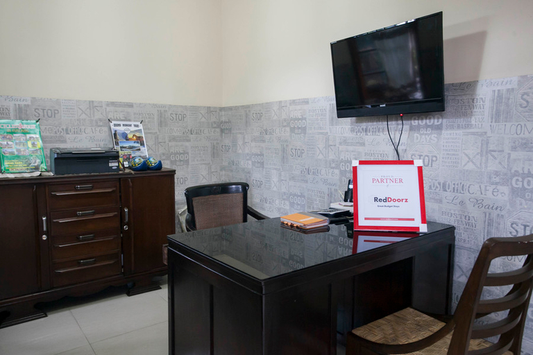 Public Area 3, RedDoorz @ Omah Wetan Sawojajar Malang, Malang