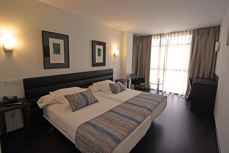 Bedroom 2, Hotel Villa Rosario II, Edificio Moderno, Asturias
