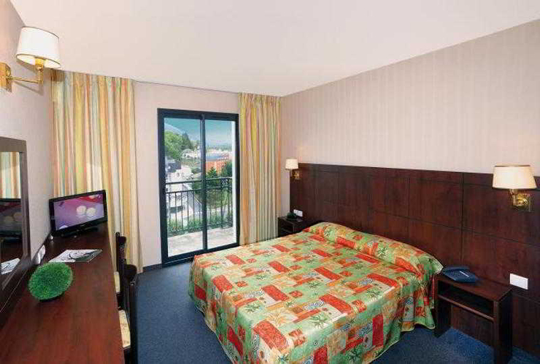 Bedroom 3, Gloria & Avenue, Hautes-Pyrénées