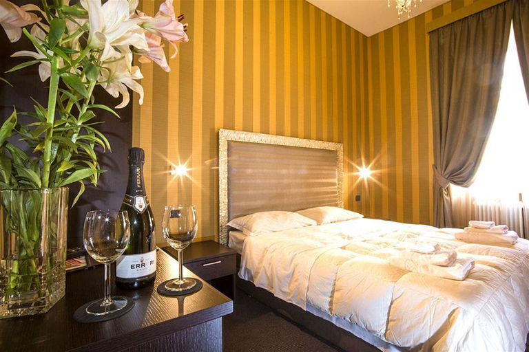 Bedroom, Roman Holidays, Rome