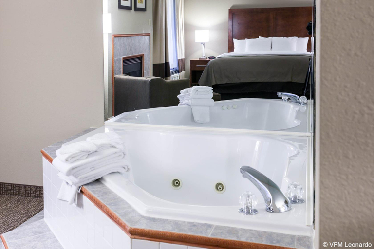 Bathroom 4, Comfort Inn Bristol, Bristol