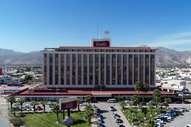 Exterior & Views