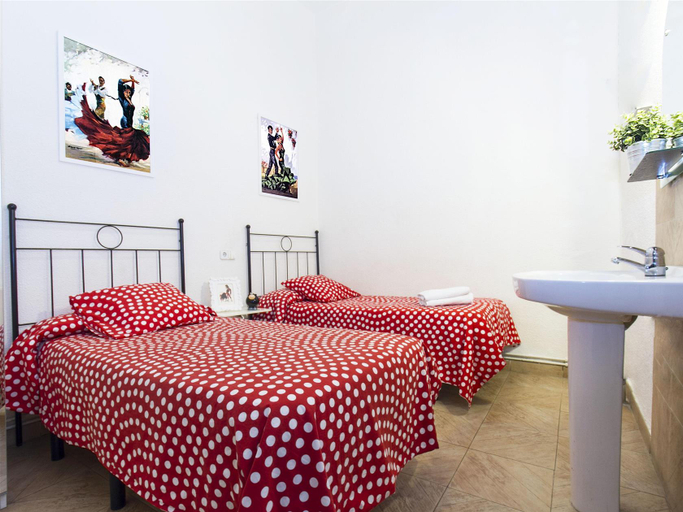 Exterior & Views 2, Hostal Alaska, Madrid