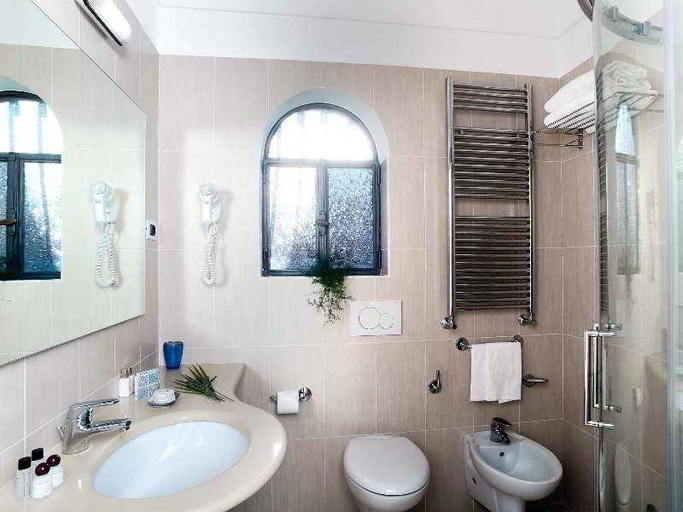 Bathroom 5, Albergo Terme San Lorenzo, Napoli