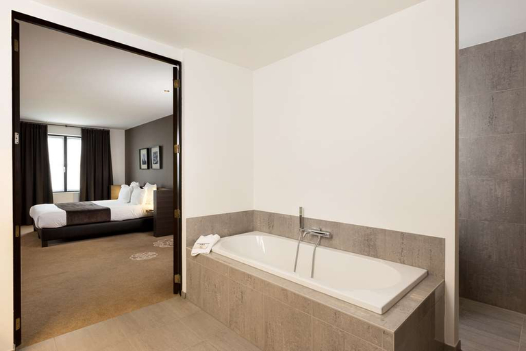 Bathroom 4, Hotel - Restaurant Weinebrugge, West-Vlaanderen