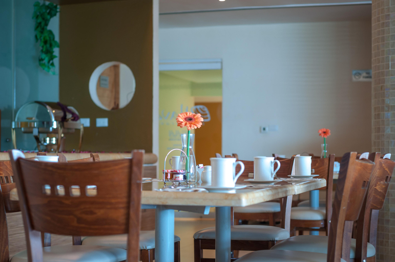 Food & Drinks 4, Artisan Family Hotels And Resorts Playa Esmeralda, Úrsulo Galván