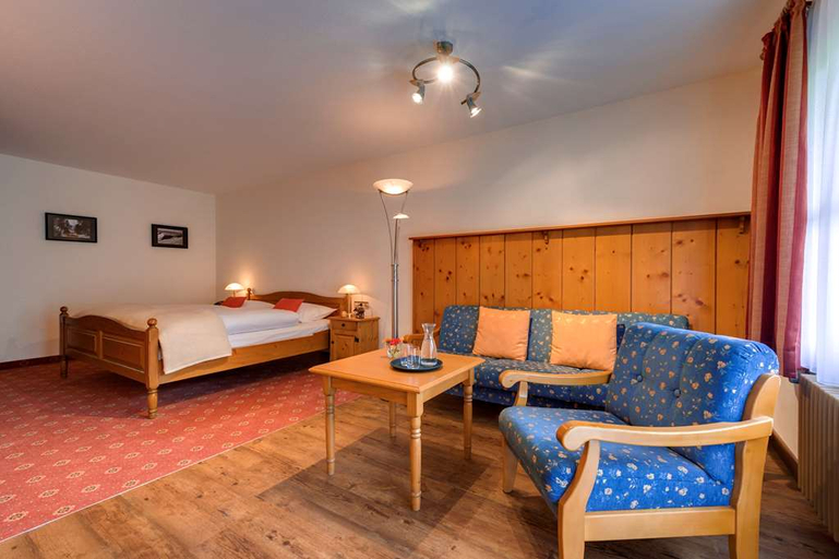 Bedroom 3, Hotel Hofgut Sternen, Breisgau-Hochschwarzwald