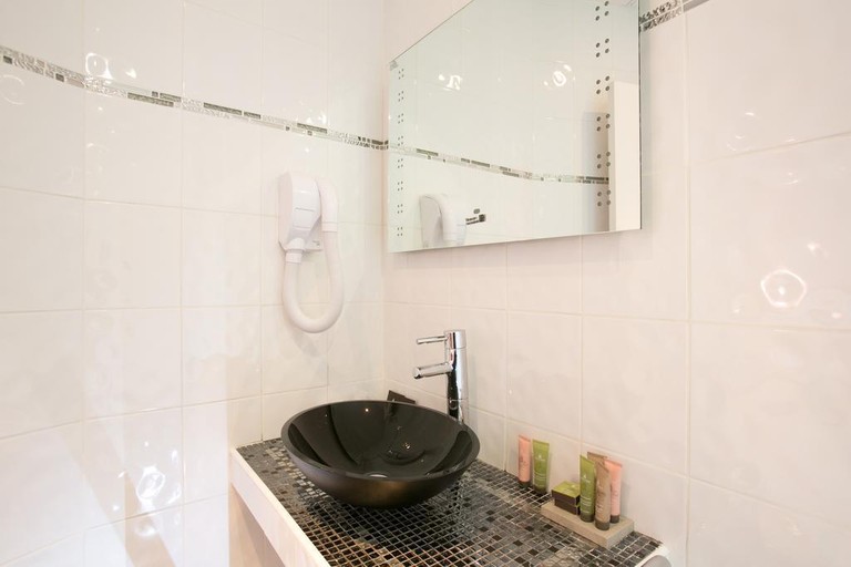 Bathroom 5, Hôtel Atelier Vavin, Paris