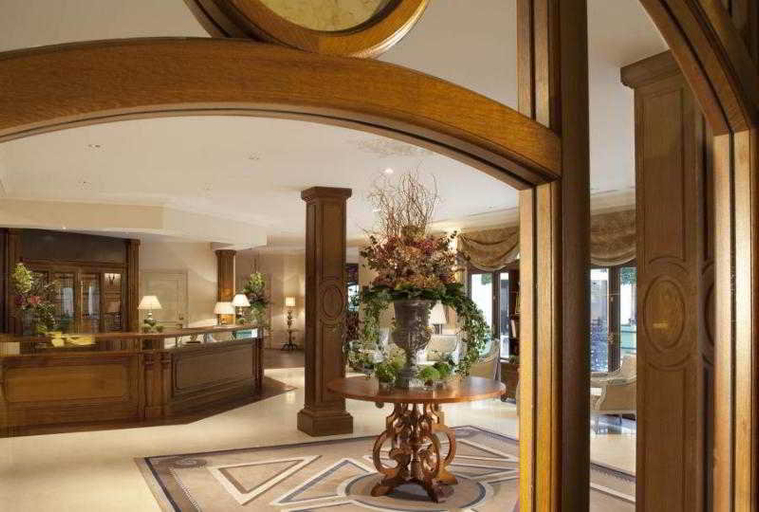 Public Area 4, Auberge du Jeu de Paume, Oise