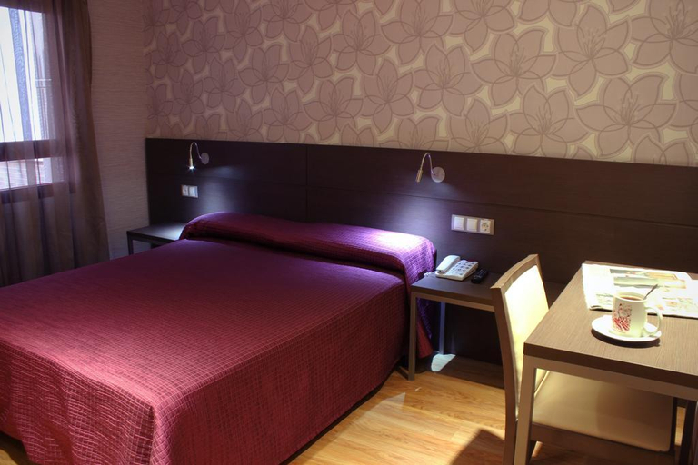 Bedroom 4, 4C Cuatro Caminos, Madrid