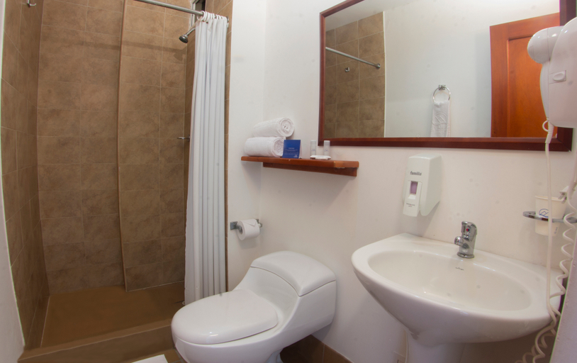 Bathroom 5, Sanha Plus Hotel, Santa Marta (Dist. Esp.)