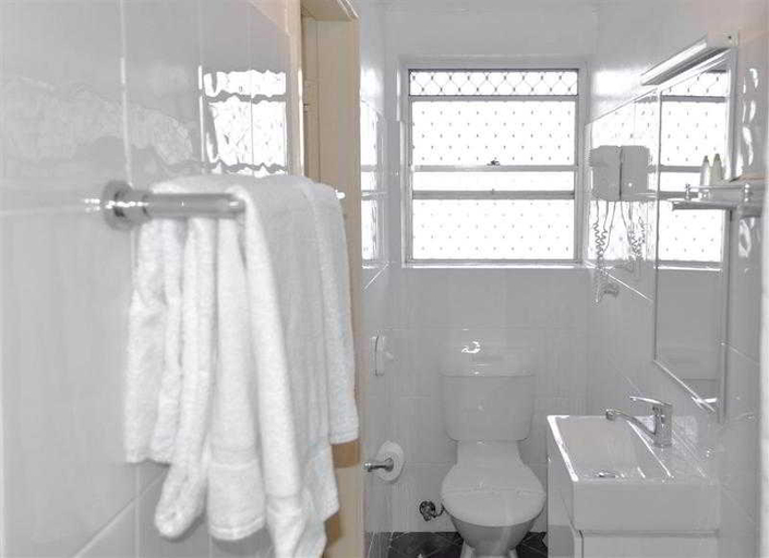 Bathroom 3, Taree Motor Inn, Greater Taree