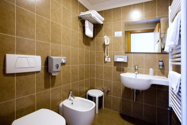 Bathroom 5, Eden Hotel, Venezia