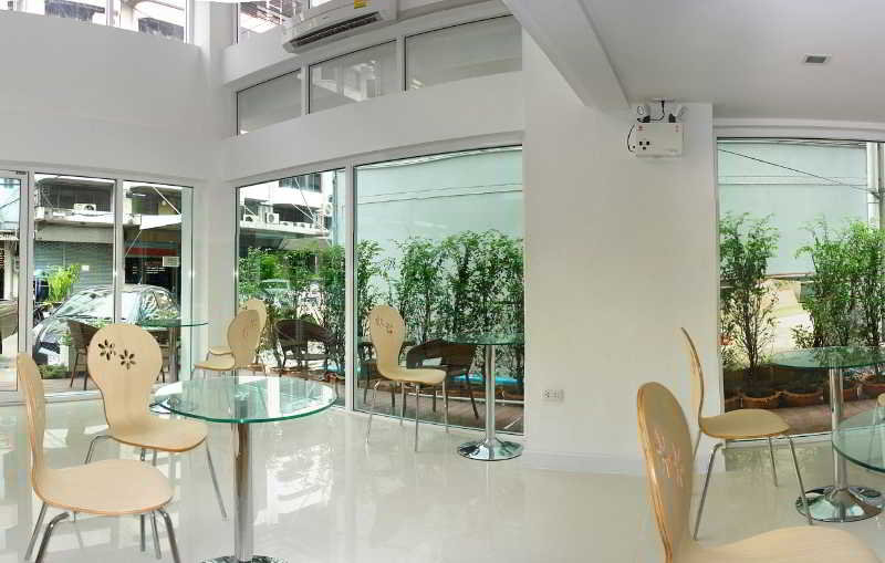 Food & Drinks 5, Nantra Ekamai Hotel, Wattana